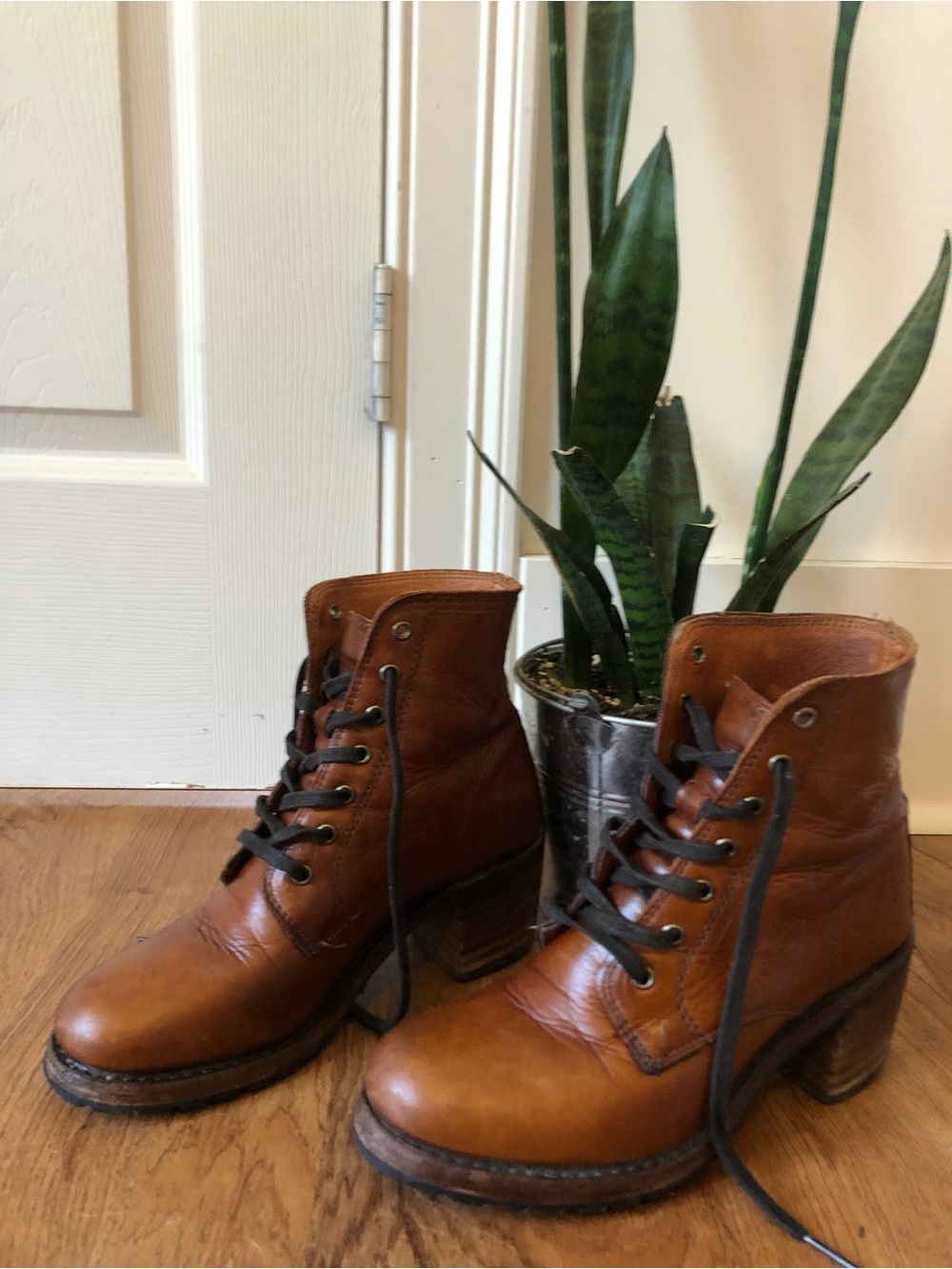 AUTHENTIC FRYE SABRINA 6G LACE UP Brown Leather Lace-Up Block Heel Boots